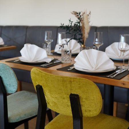Vorgebirgsblick - Restaurant Biergarten Gaestehaus Bornheim  Extérieur photo