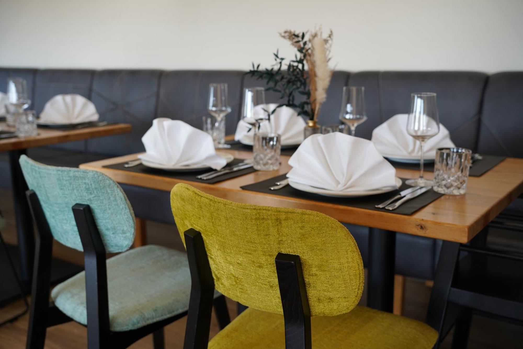 Vorgebirgsblick - Restaurant Biergarten Gaestehaus Bornheim  Extérieur photo
